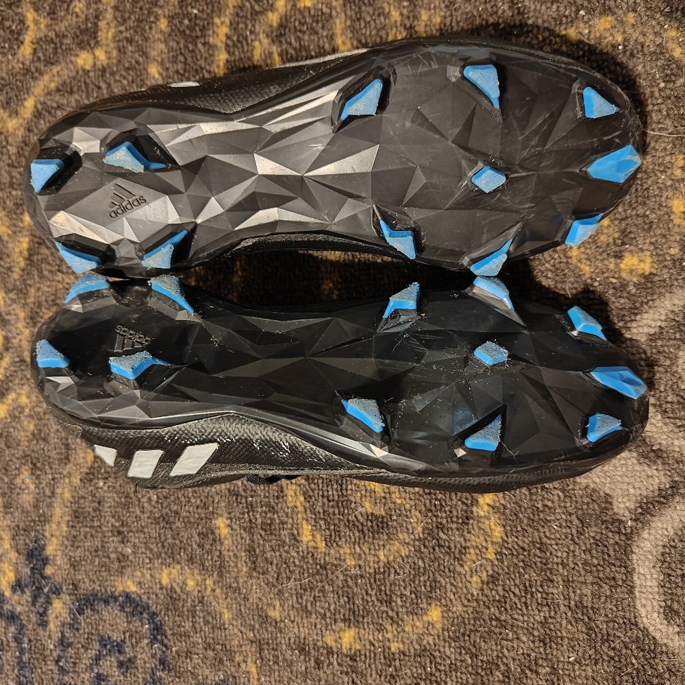 Youth Adidas Soccer Cleats - Picture 3 of 6